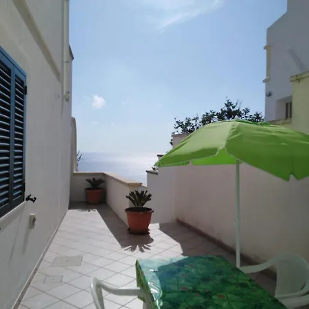 Il Terrazzino Di Athena * Castro (Lecce)